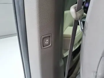 2023 Kia Carnival с пробегом 14 996 км