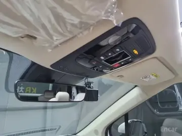 2023 Kia Carnival с пробегом 14 996 км