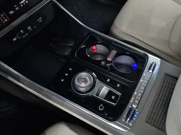 2024 Kia Carnival с пробегом 67 040 км