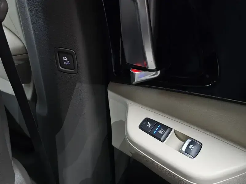 2024 Kia Carnival с пробегом 67 040 км