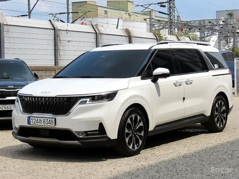 2023 Kia Carnival с пробегом 58 098 км