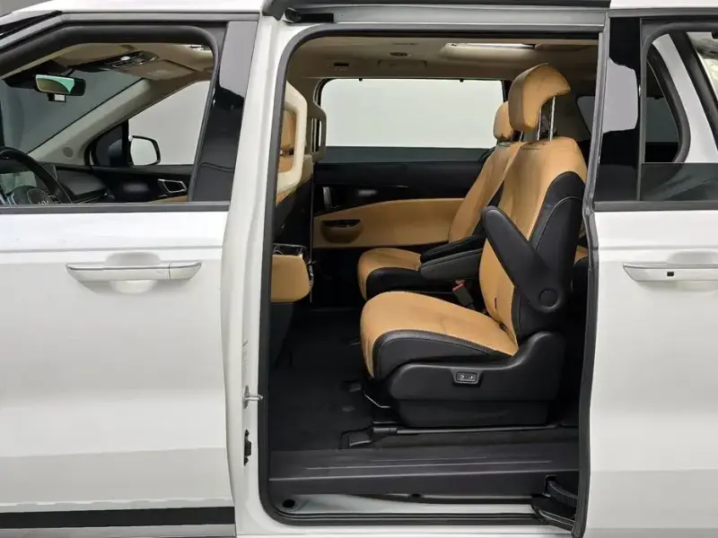 2022 Kia Carnival с пробегом 51 668 км