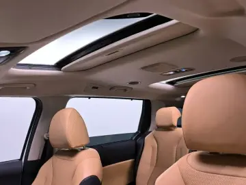 2022 Kia Carnival с пробегом 51 668 км