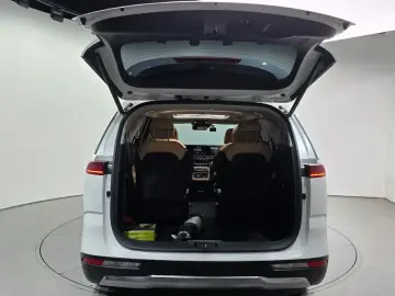 2022 Kia Carnival с пробегом 51 668 км