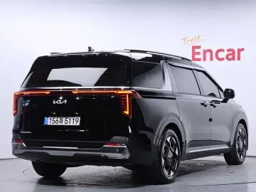 2025 Kia Carnival с пробегом 4 617 км