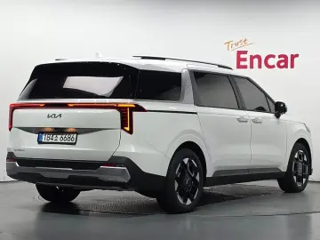 2025 Kia Carnival с пробегом 3 854 км