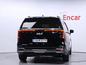 2025 Kia Carnival с пробегом 4 617 км