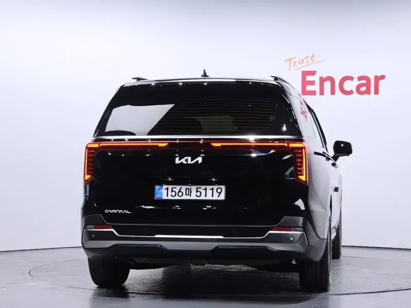 2025 Kia Carnival с пробегом 4 617 км
