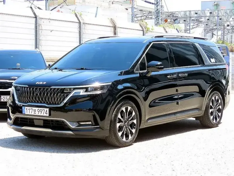 2023 Kia Carnival с пробегом 61 861 км
