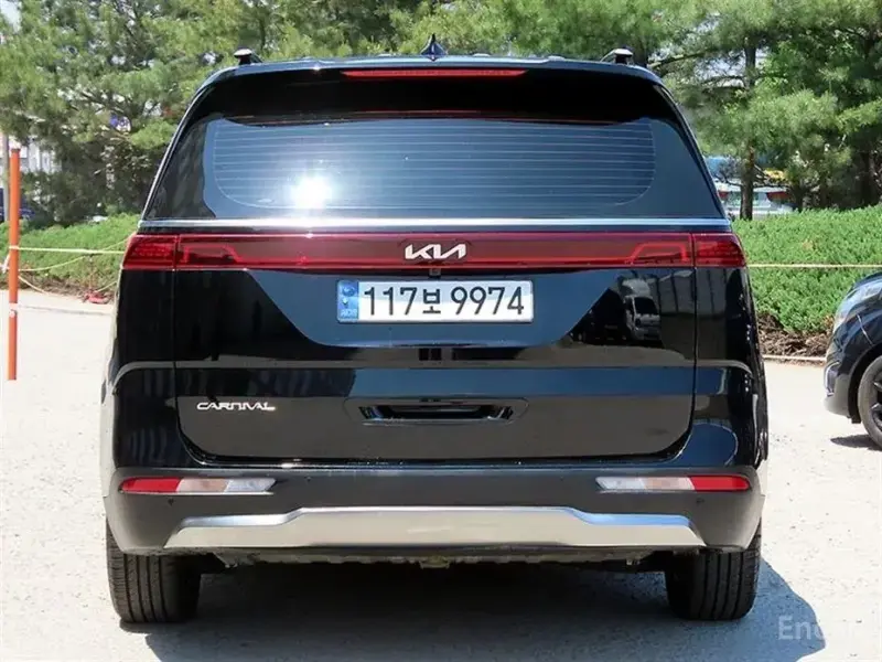 2023 Kia Carnival с пробегом 61 861 км