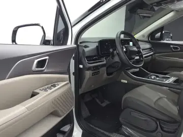 2025 Kia Carnival с пробегом 3 854 км