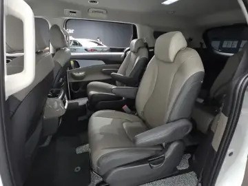 2025 Kia Carnival с пробегом 3 854 км