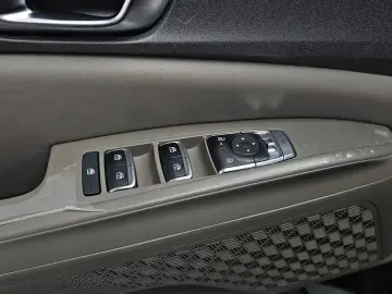 2025 Kia Carnival с пробегом 4 617 км