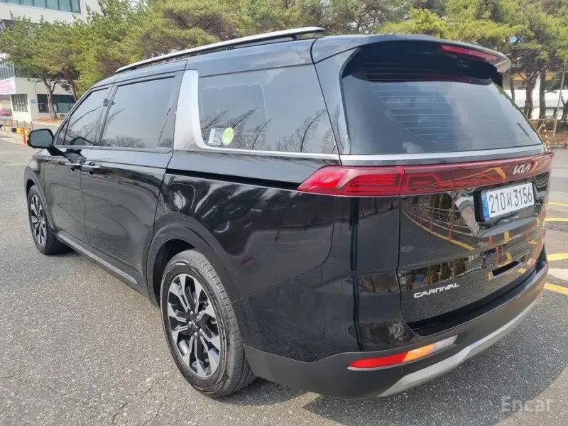 2022 Kia Carnival с пробегом 39 100 км