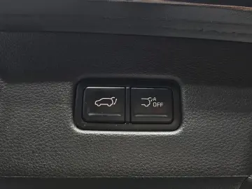 2025 Kia Carnival с пробегом 4 617 км