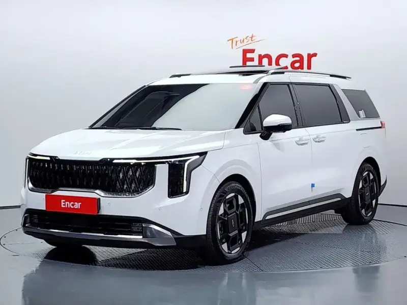 2024 Kia Carnival с пробегом 23 327 км