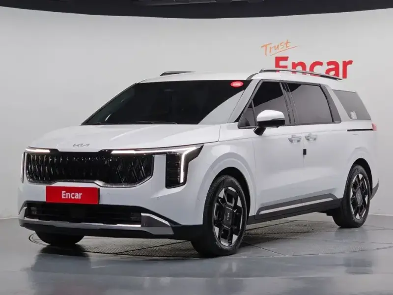 2024 Kia Carnival с пробегом 9 628 км