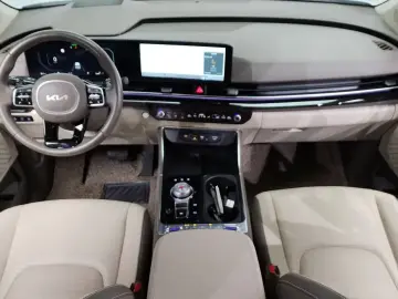2024 Kia Carnival с пробегом 23 327 км
