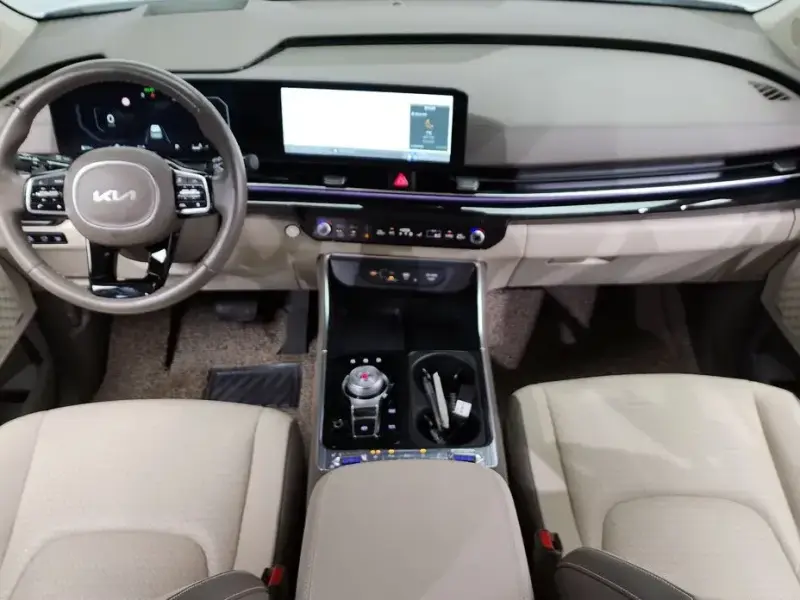 2024 Kia Carnival с пробегом 23 327 км
