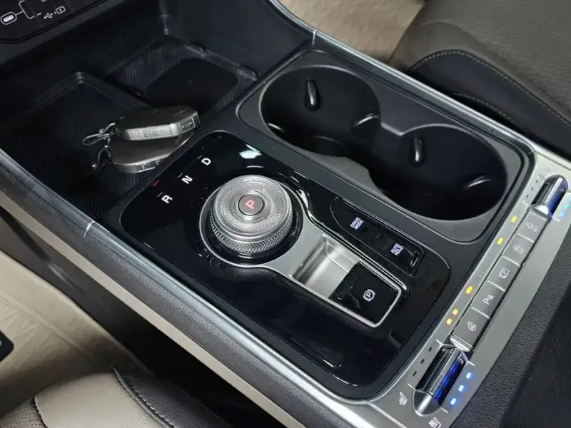 2024 Kia Carnival с пробегом 9 628 км