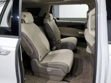2024 Kia Carnival с пробегом 23 327 км