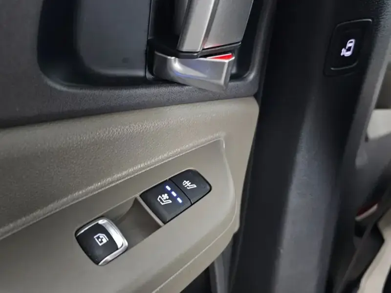 2024 Kia Carnival с пробегом 9 628 км