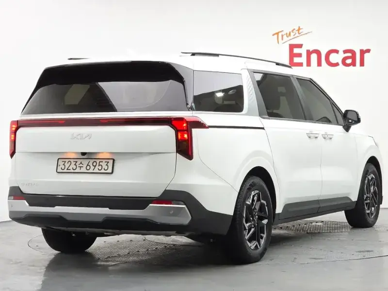 2024 Kia Carnival с пробегом 24 478 км
