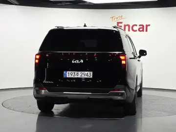 2025 Kia Carnival с пробегом 7 491 км