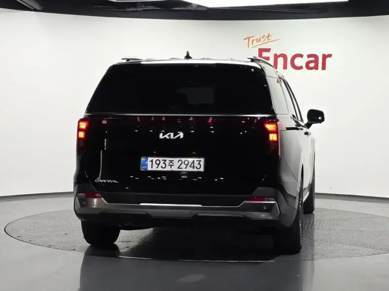 2025 Kia Carnival с пробегом 7 491 км