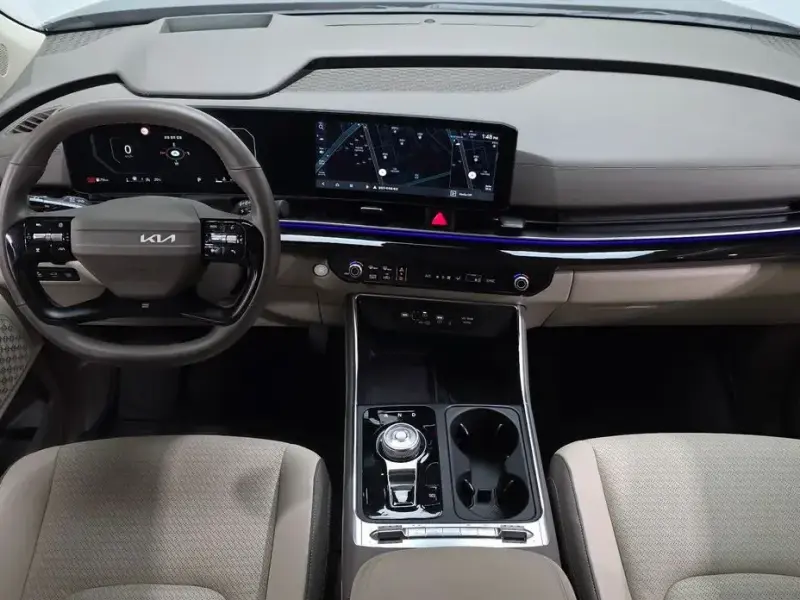 2025 Kia Carnival с пробегом 7 491 км