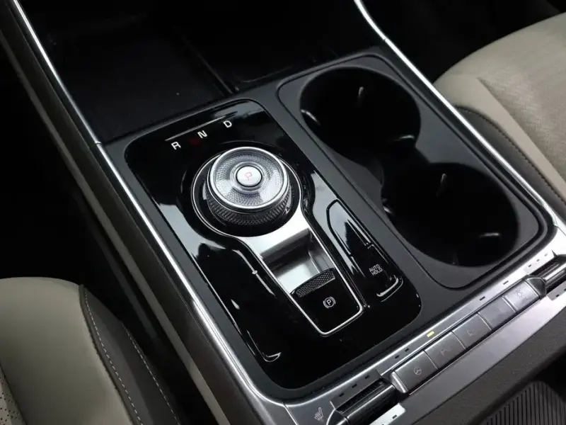 2025 Kia Carnival с пробегом 7 491 км