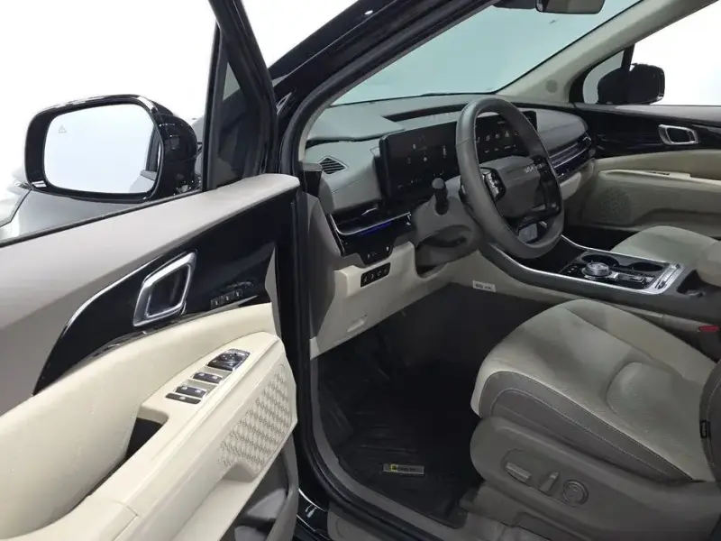 2025 Kia Carnival с пробегом 7 491 км