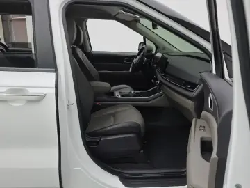 2024 Kia Carnival с пробегом 24 478 км