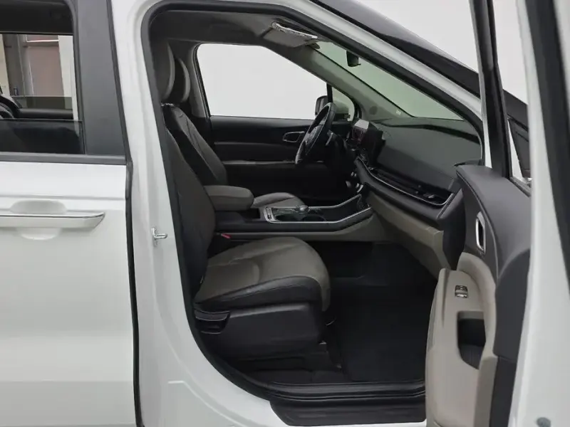 2024 Kia Carnival с пробегом 24 478 км