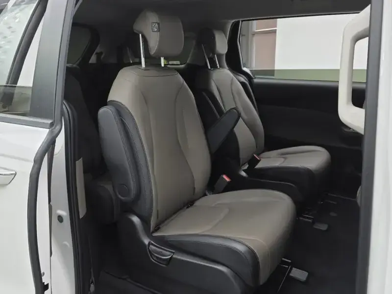 2024 Kia Carnival с пробегом 24 478 км