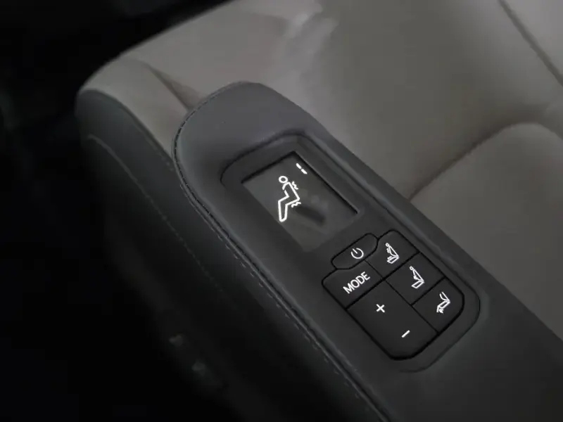 2025 Kia Carnival с пробегом 7 491 км