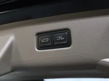 2025 Kia Carnival с пробегом 7 491 км