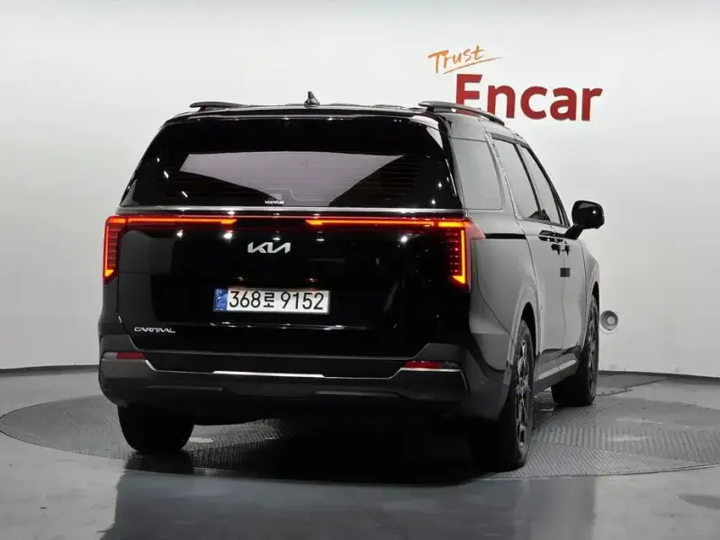 2025 Kia Carnival с пробегом 16 328 км