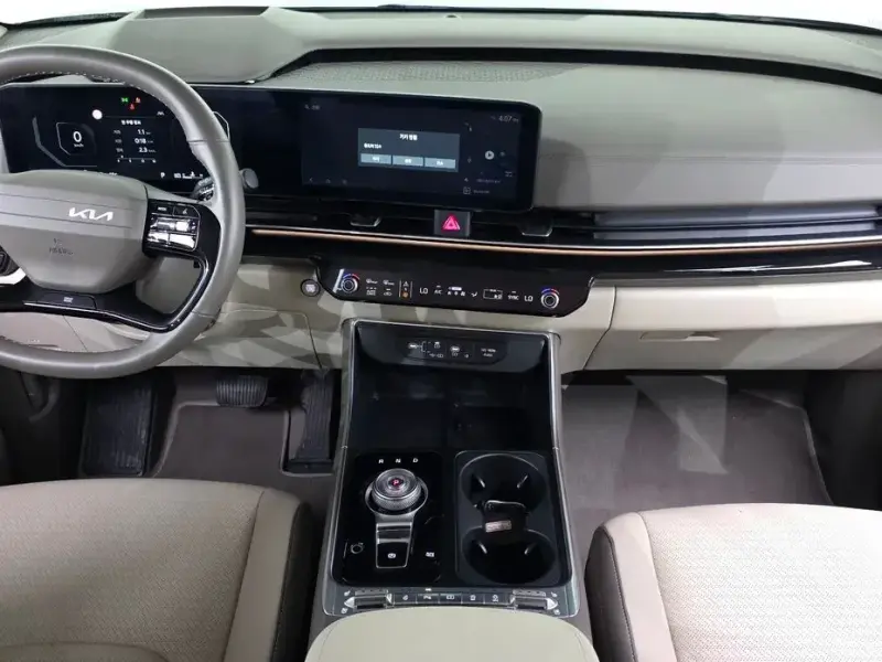 2025 Kia Carnival с пробегом 16 328 км