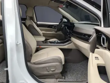 2024 Kia Carnival с пробегом 41 627 км