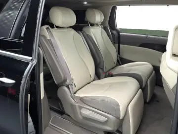 2025 Kia Carnival с пробегом 16 328 км