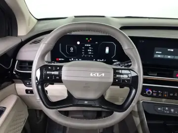 2025 Kia Carnival с пробегом 16 328 км