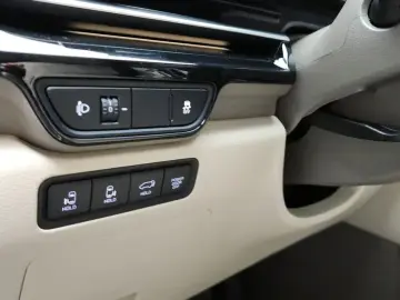 2024 Kia Carnival с пробегом 41 627 км