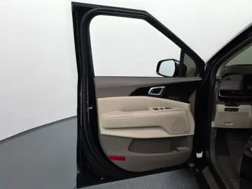 2025 Kia Carnival с пробегом 16 328 км