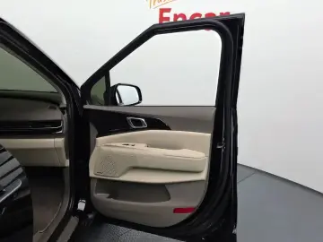 2025 Kia Carnival с пробегом 16 328 км
