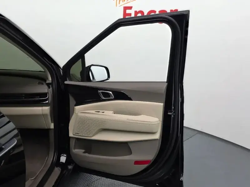 2025 Kia Carnival с пробегом 16 328 км