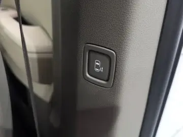 2025 Kia Carnival с пробегом 16 328 км