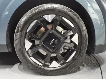 2024 Kia Carnival с пробегом 22 863 км