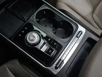 2024 Kia Carnival с пробегом 22 863 км