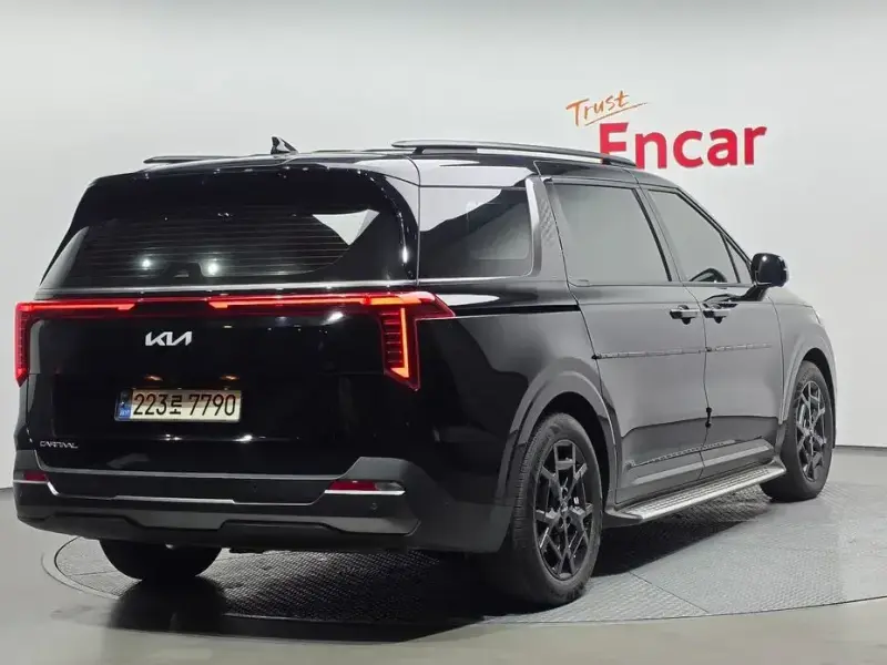 2024 Kia Carnival с пробегом 34 997 км